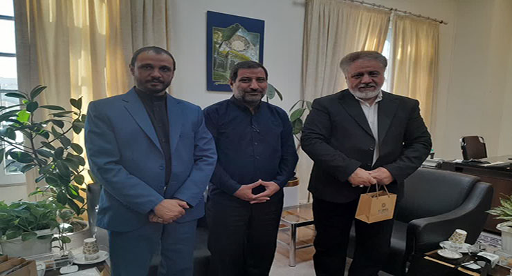 مرداد ماه سال1404، دیدار محمّدجواد فولاد، مدیرعامل بنیاد بین‌المللی خیریه آبشار عاطفه‌ها، با محسن داوری، معاون عالی حرم مطهّر رضوی