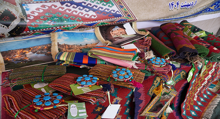 نخستین نمایشگاه صنایع دستی و خشکبار بنیاد بین‌المللی خیریه آبشار عاطفه ها در کربلا معلی، اردیبهشت ماه سال1404
