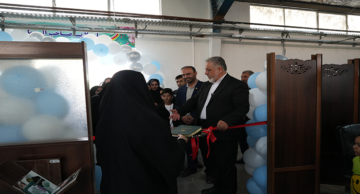 افتتاح واحد تولیدی همای رحمت، مشهد، اردیبهشت ماه سال1404، بنیاد بین‌المللی خیریه آبشار عاطفه‌ها، محمدجواد فولاد ،مدیرعامل بنیاد بین‌المللی خیریه آبشار عاطفه‌ها در کنار مسؤول مشارکت‌های مردمی سازمان بهزیستی و معاون کمیته امداد امام خمینی خراسان رضوی