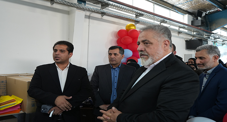افتتاح واحد تولیدی همای رحمت، مشهد، اردیبهشت ماه سال1404، بنیاد بین‌المللی خیریه آبشار عاطفه‌ها، محمدجواد فولاد ،مدیرعامل بنیاد بین‌المللی خیریه آبشار عاطفه‌ها در کنار مسؤول مشارکت‌های مردمی سازمان بهزیستی و معاون کمیته امداد امام خمینی خراسان رضوی