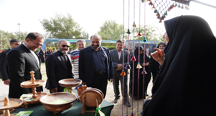 نخستین نمایشگاه صنایع دستی و خشکبار بنیاد بین‌المللی خیریه آبشار عاطفه ها در کربلا معلی، اردیبهشت ماه سال1404